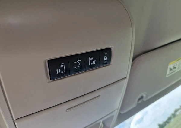 Chrysler Town &amp; Country cena 66500 przebieg: 188888, rok produkcji 2014 z Siedlce małe 742